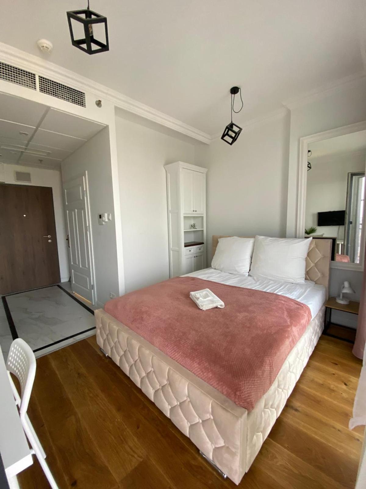 Apartment Warszawski Hongkong, Kultowe Miejsce