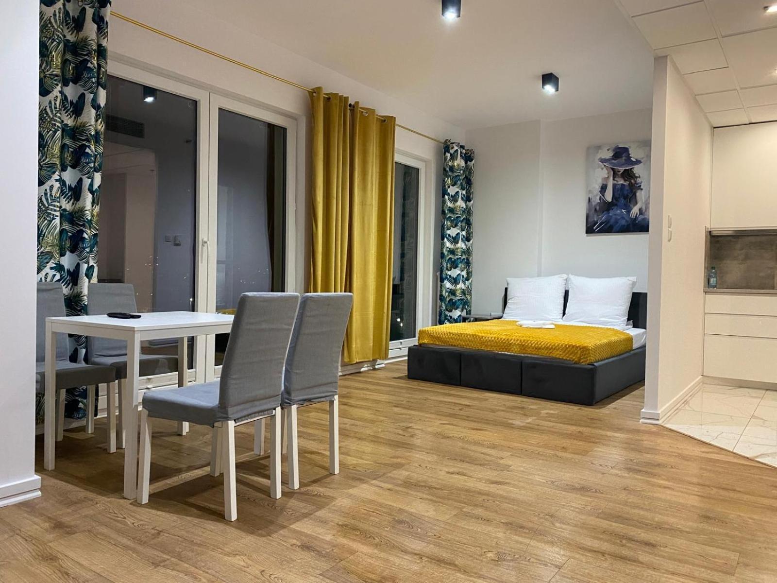 Warszawski Hongkong, Kultowe Miejsce Apartmán *